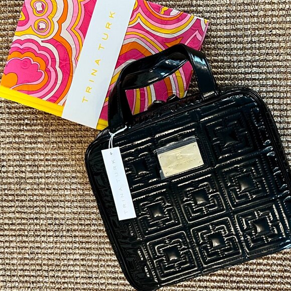 Trina Turk Signature travel case Cosmetics - Picture 1 of 3